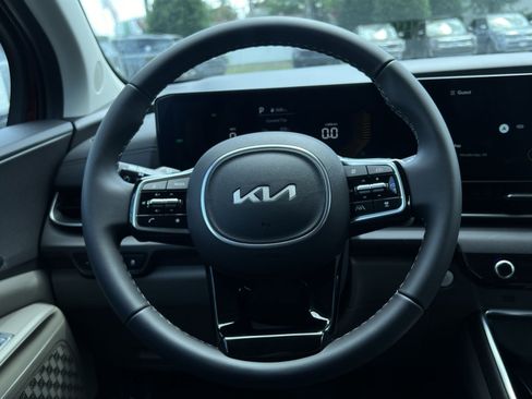 New 2026 Kia Carnival EX FWD image 31