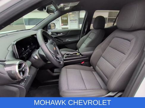 Used 2025 Chevrolet Equinox LT AWD/4WD image 18