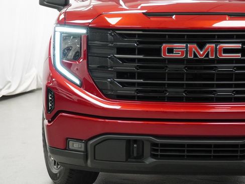 Used 2023 GMC Sierra 1500 Elevation AWD/4WD image 12
