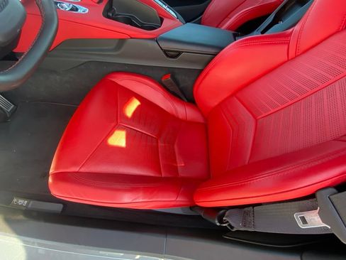 Used 2024 Chevrolet Corvette Stingray Preferred Cpe w/ Z51 Performance Package RWD image 27