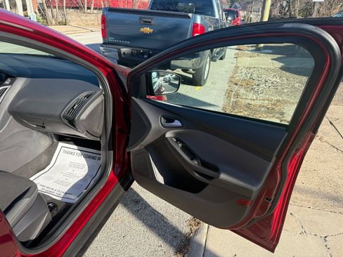 Used 2014 Ford Focus SE image 16