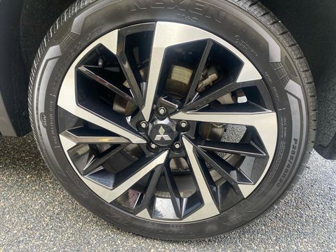 Used 2024 Mitsubishi Outlander AWD image 41