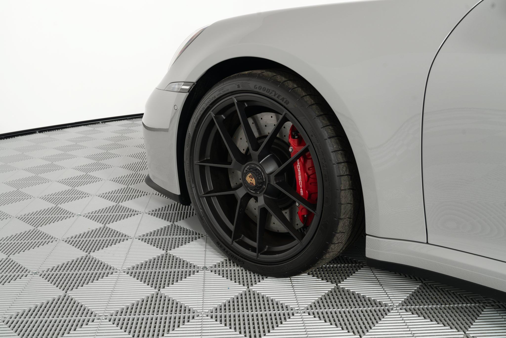 Used 2025 Porsche 911 Targa 4 GTS AWD/4WD image 15