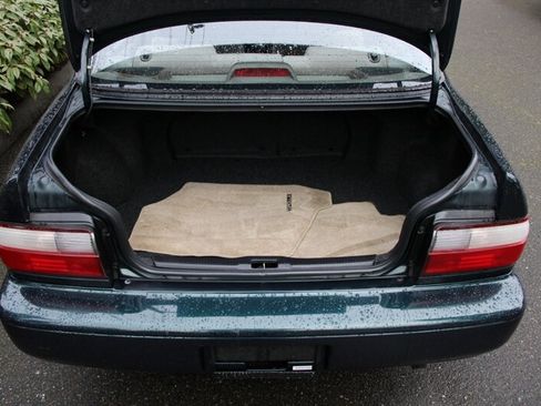 Used 1997 Toyota Corolla DX image 15