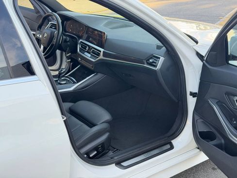 Used 2019 BMW 330i 330i Sedan 4D w/ Convenience Package image 2