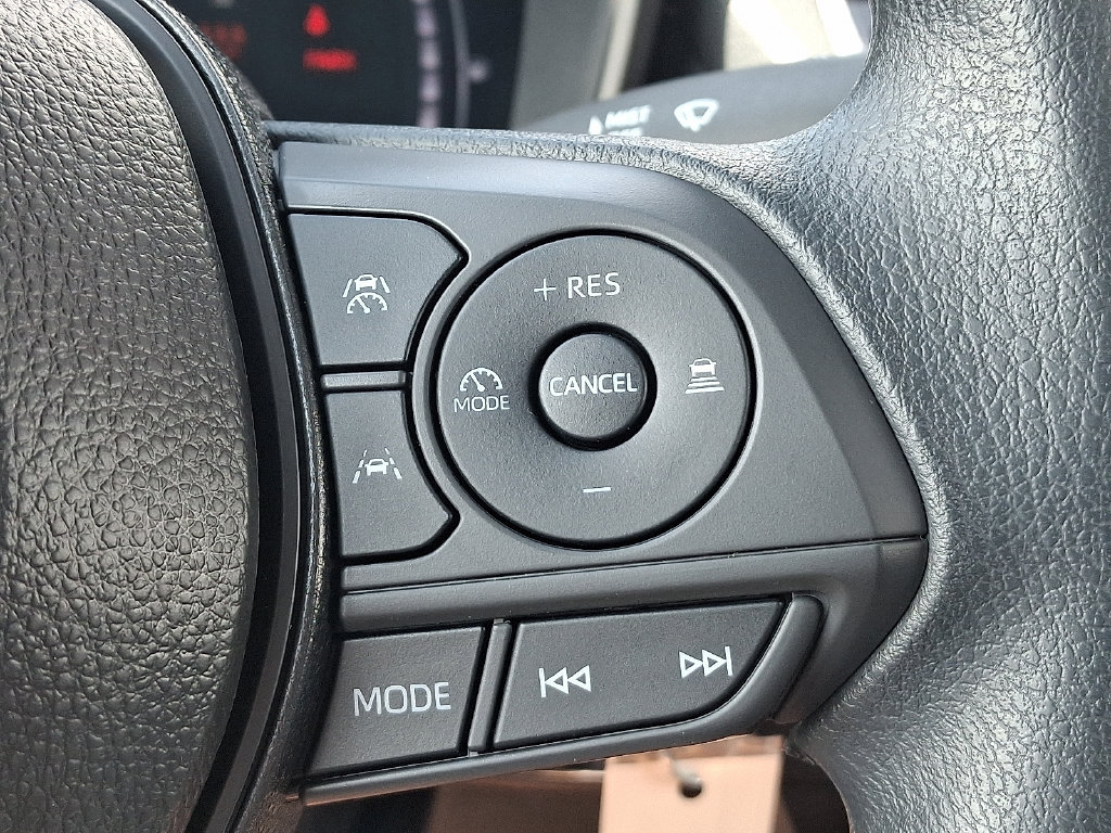 Used 2026 Toyota Corolla LE FWD image 22