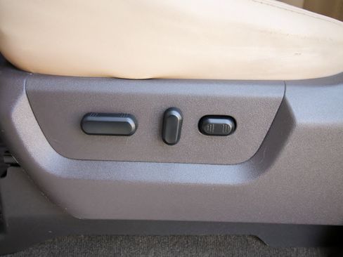 Used 2011 Ford F250 Lariat w/ Lariat Ultimate Pkg image 23