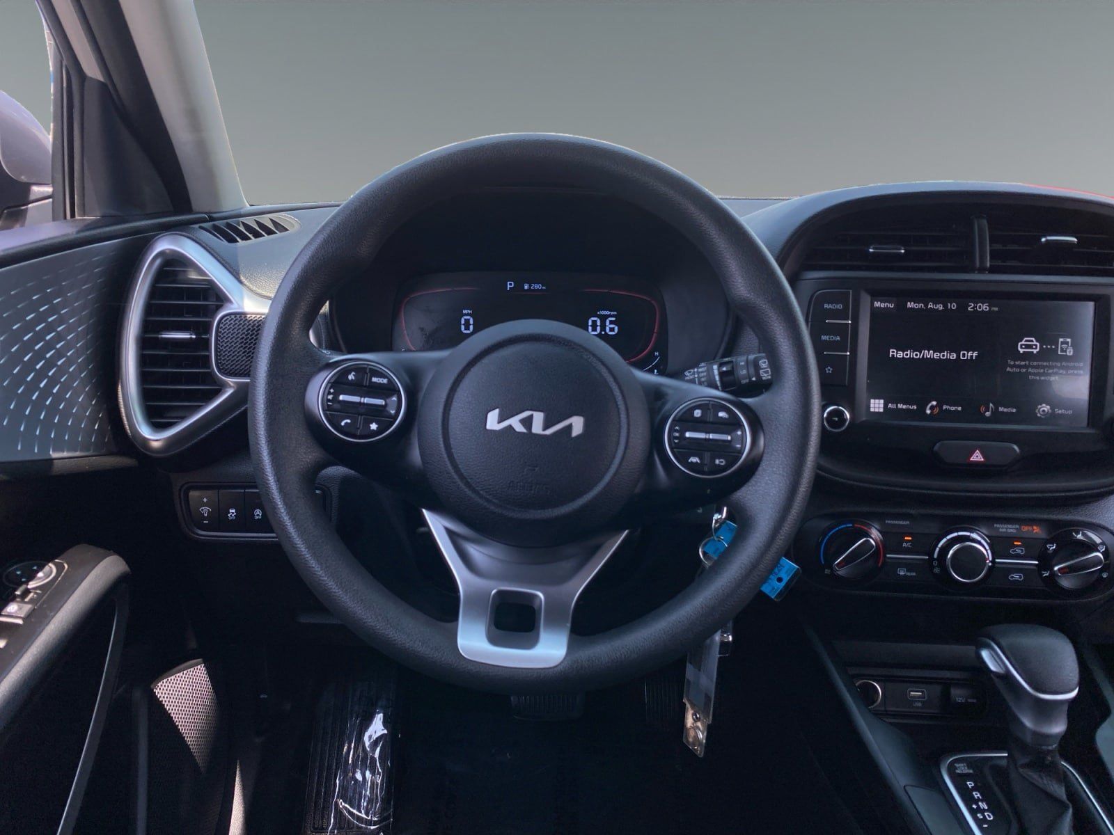 Used 2025 Kia Soul LX FWD image 12