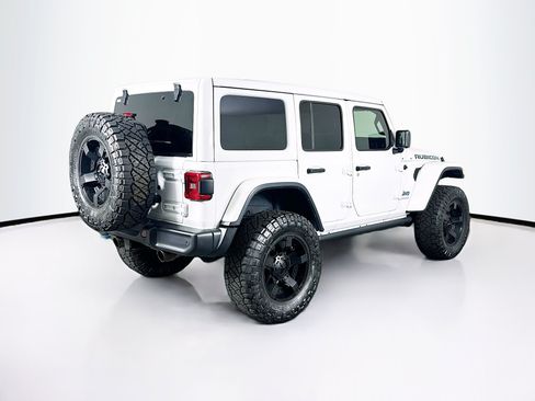 Used 2022 Jeep Wrangler Unlimited Rubicon 4xe w/ Cold Weather Group AWD/4WD image 9