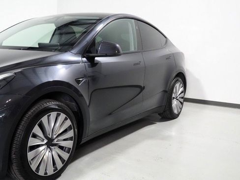 Used 2025 Tesla Model Y Long Range RWD image 50