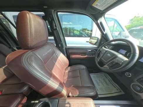 Used 2015 Ford Expedition Platinum AWD/4WD image 29