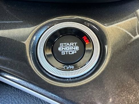 Used 2022 Jeep Grand Cherokee L Laredo w/ Luxury Tech Group I AWD/4WD image 28