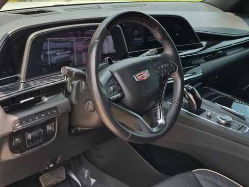 Used 2021 Cadillac Escalade ESV Sport w/ Driver Assist Tech Package AWD/4WD image 7