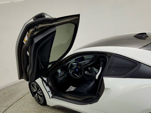 Used 2015 BMW i8 AWD/4WD image 10
