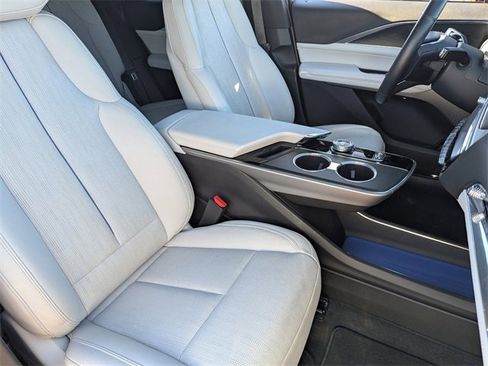 Used 2024 Cadillac Lyriq Sport image 10