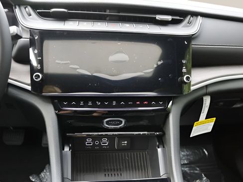 New 2026 Jeep Grand Cherokee Altitude RWD image 22