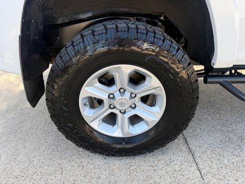 Used 2019 Toyota 4Runner SR5 Premium AWD/4WD image 15
