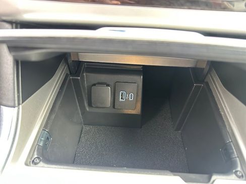 Used 2021 Ford Explorer XLT w/ Equipment Group 202A image 23