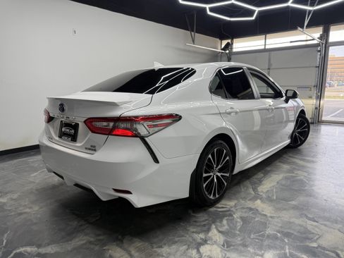 Used 2019 Toyota Camry SE image 5
