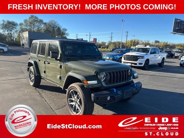 Used 2024 Jeep Wrangler Unlimited w/ Convenience Group AWD/4WD image 1