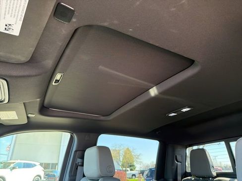 Used 2024 Chevrolet Silverado 1500 ZR2 w/ Technology Package AWD/4WD image 13