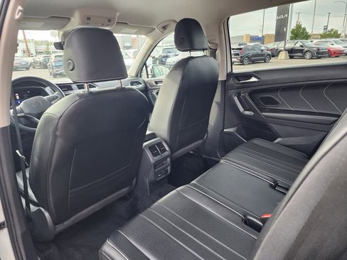 Used 2022 Volkswagen Tiguan SE image 12