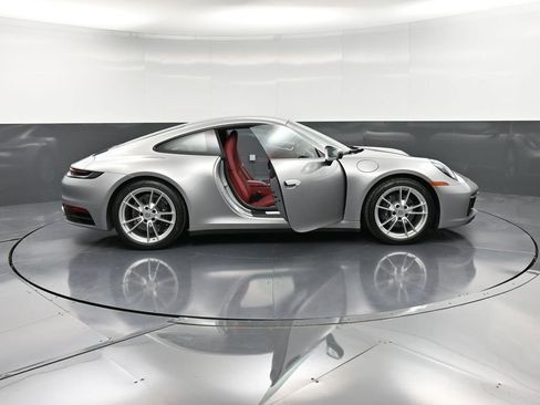 Certified 2024 Porsche 911 Carrera image 33