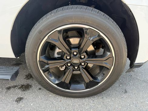 Used 2023 Ford Expedition Limited AWD/4WD image 14