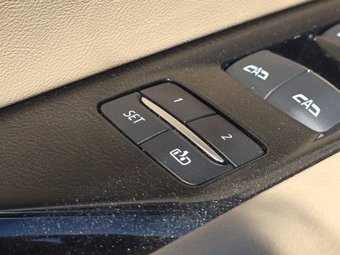 Used 2021 Cadillac Escalade Premium Luxury w/ Driver Assist Tech Package AWD/4WD image 28