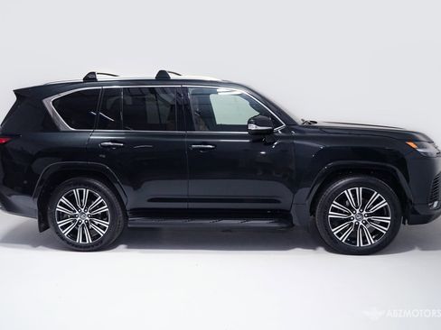 Used 2026 Lexus LX 600 4WD w/ Luxury Package image 3