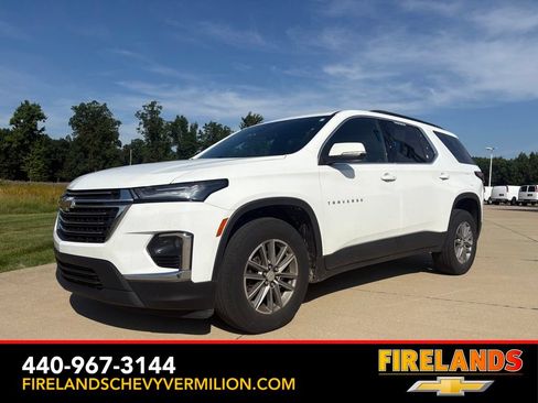 Used 2023 Chevrolet Traverse LT FWD image 1