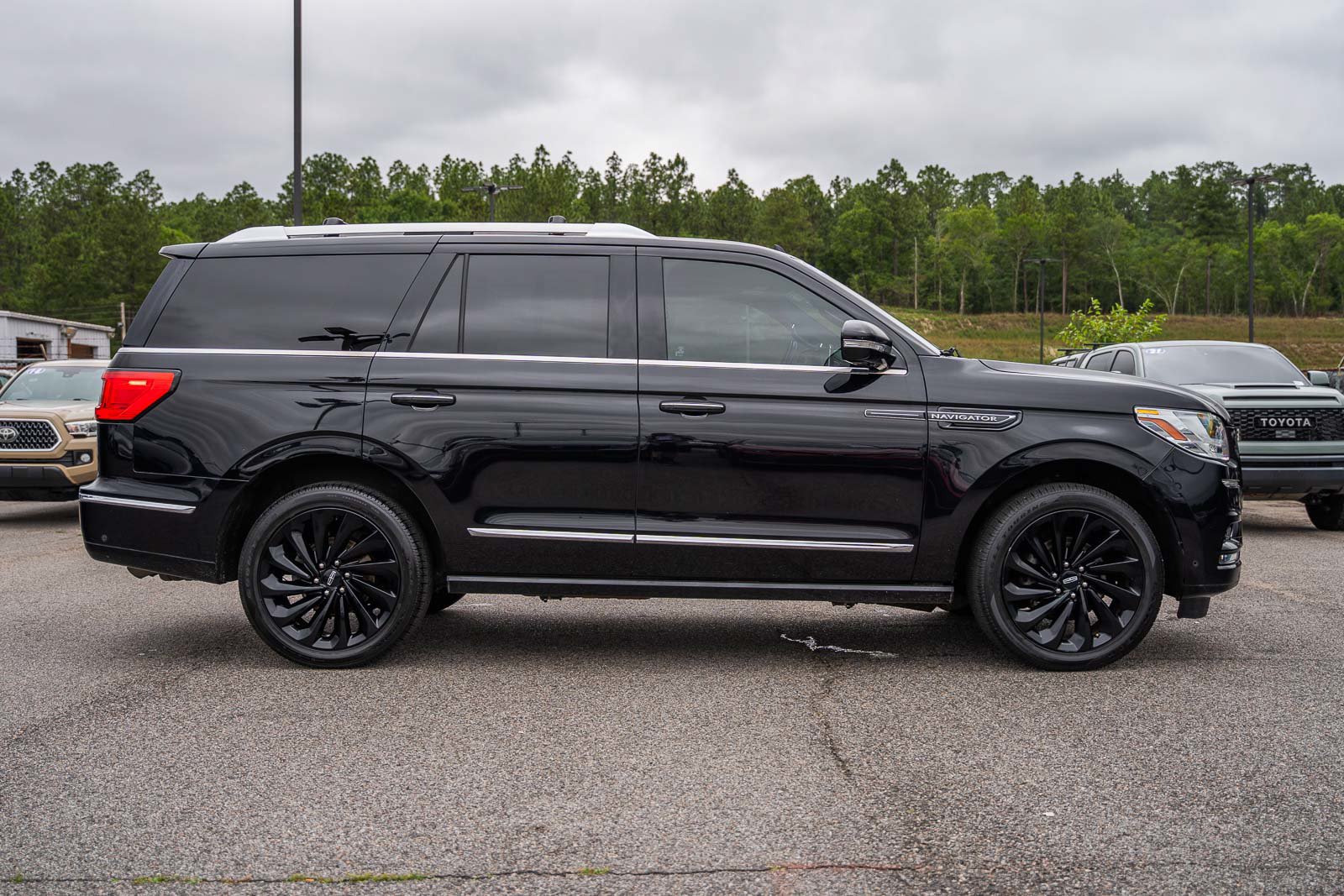Used 2020 Lincoln Navigator Reserve w/ Equipment Group 208A Reserve AWD/4WD image 16