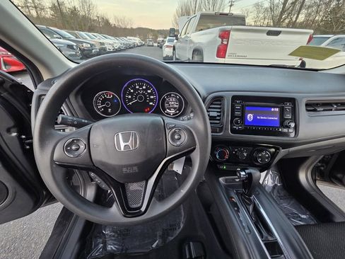 Used 2018 Honda HR-V LX image 27