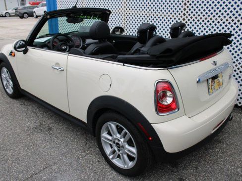 Used 2015 MINI Cooper Convertible image 2