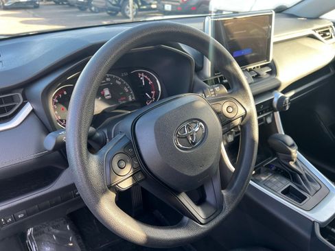 Used 2025 Toyota RAV4 XLE image 28