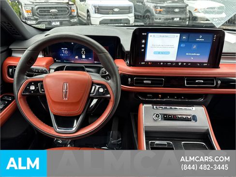 Used 2025 Lincoln Aviator Reserve AWD/4WD image 30
