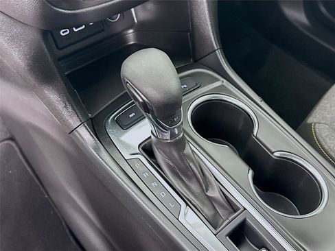 Used 2024 Chevrolet Equinox LT image 17