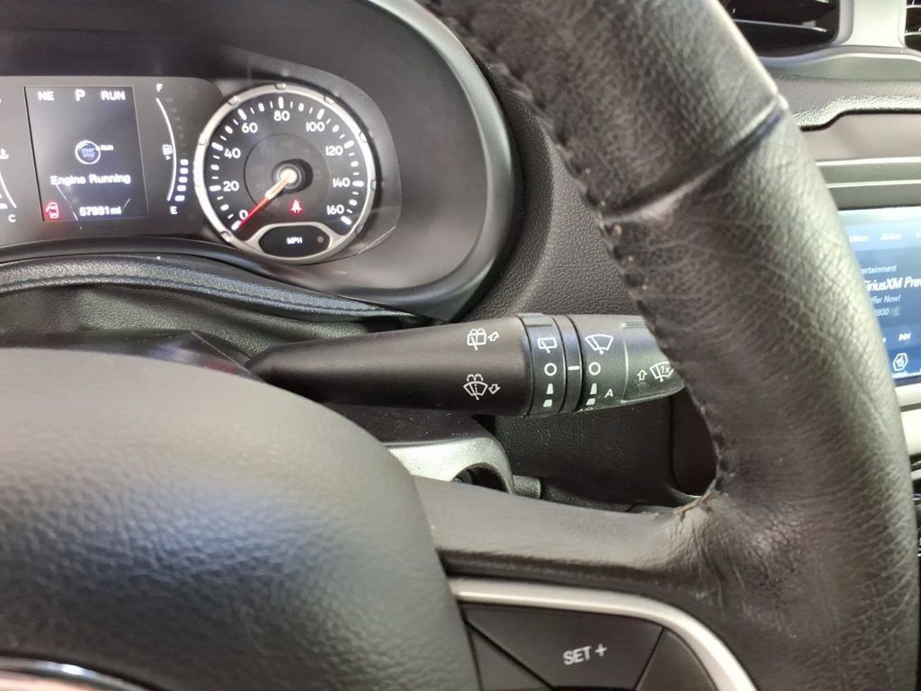 Used 2020 Jeep Renegade Latitude w/ Cold Weather Group AWD/4WD image 18