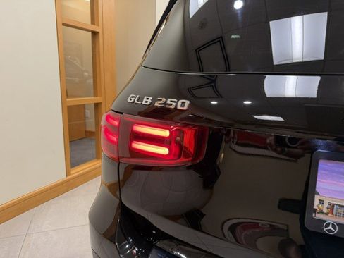 Certified 2025 Mercedes-Benz GLB 250 image 22