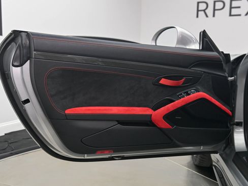 Used 2018 Porsche 911 GT2 RS image 16