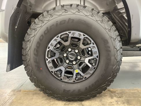 Used 2025 Ford F150 Raptor w/ Equipment Group 803A Raptor R AWD/4WD image 10