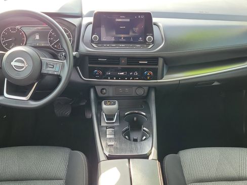 Certified 2024 Nissan Rogue SV FWD image 15