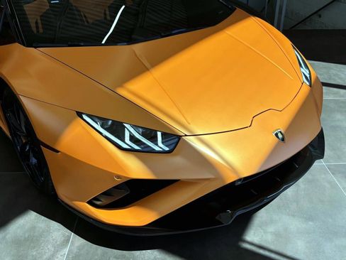 Used 2021 Lamborghini Huracan EVO RWD image 8