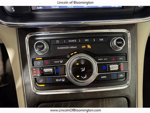 Used 2020 Lincoln Continental Reserve image 38