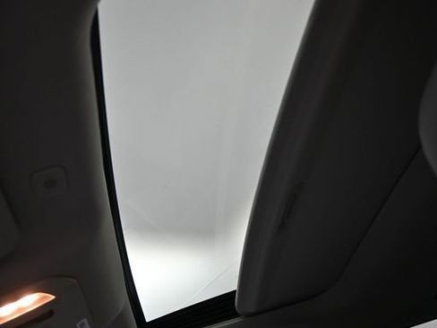 Used 2026 Toyota Highlander XLE image 18