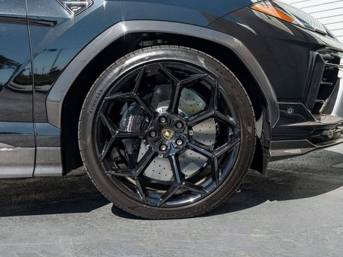 Used 2024 Lamborghini Urus Performante AWD/4WD image 12
