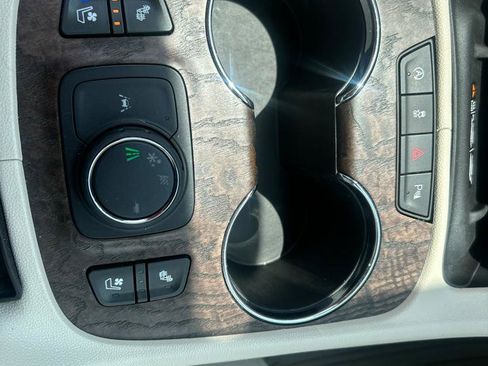 Used 2023 GMC Acadia Denali w/ Denali Ultimate Package FWD image 22