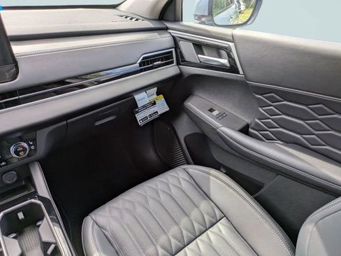 New 2026 Mitsubishi Outlander SEL image 19