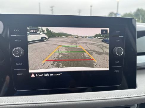 New 2025 Volkswagen Taos SEL image 16