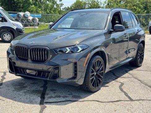 New 2026 BMW X5 xDrive40i w/ M Sport Package AWD/4WD image 4